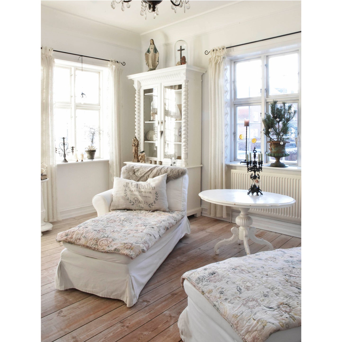 Jeanne d'Arc Living - Issue #8, 2023