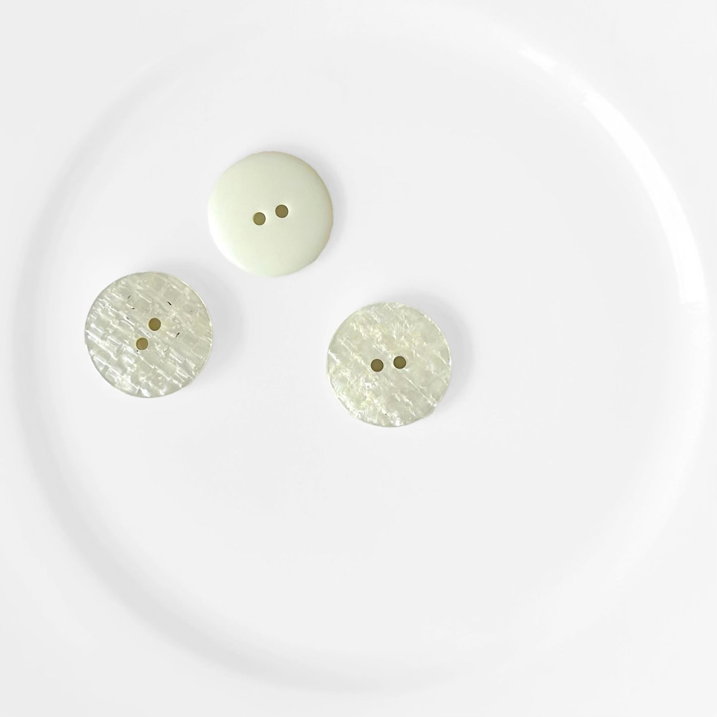 23MM - 35MM Ivory Textured Flat 2 Hole Buttons