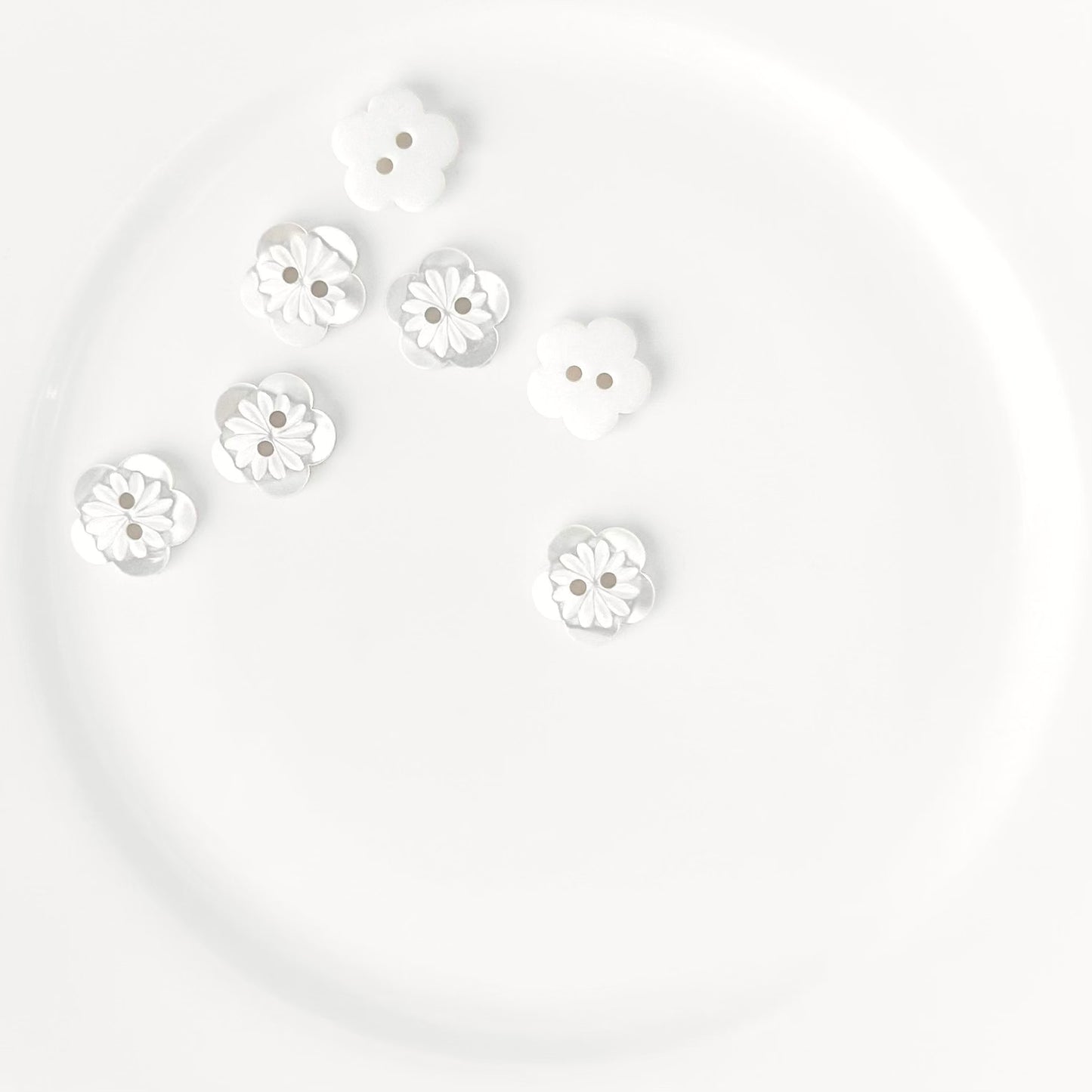 15MM 2 Hole Flower Buttons - White