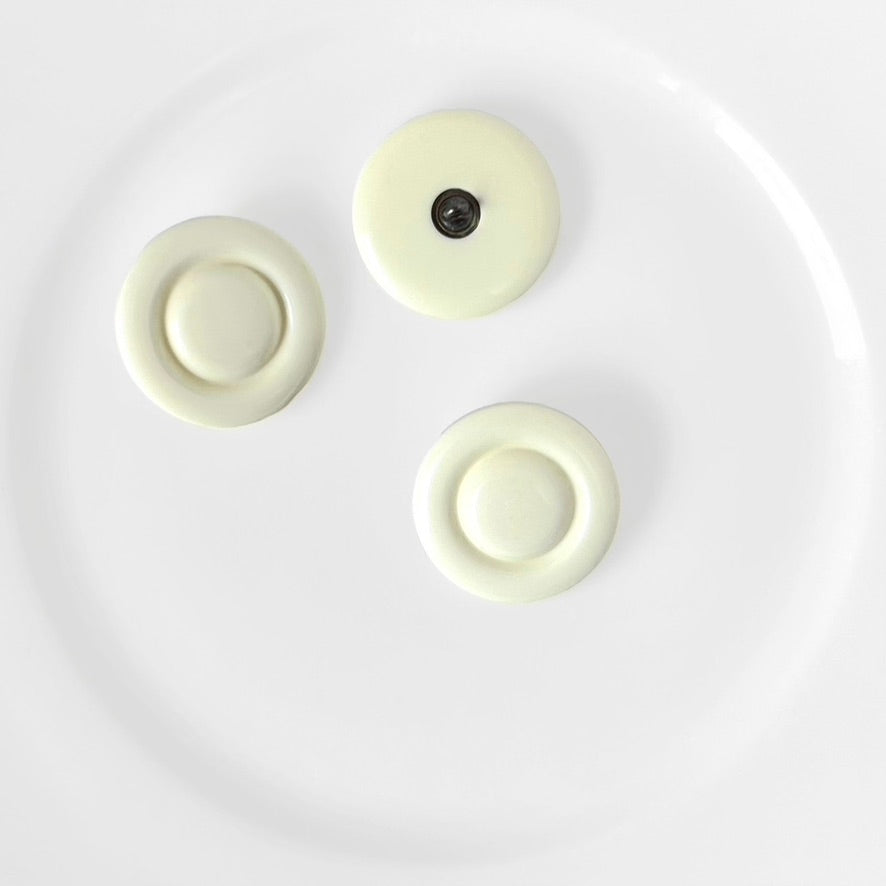 25MM - 37MM Ivory Circles Shank Buttons