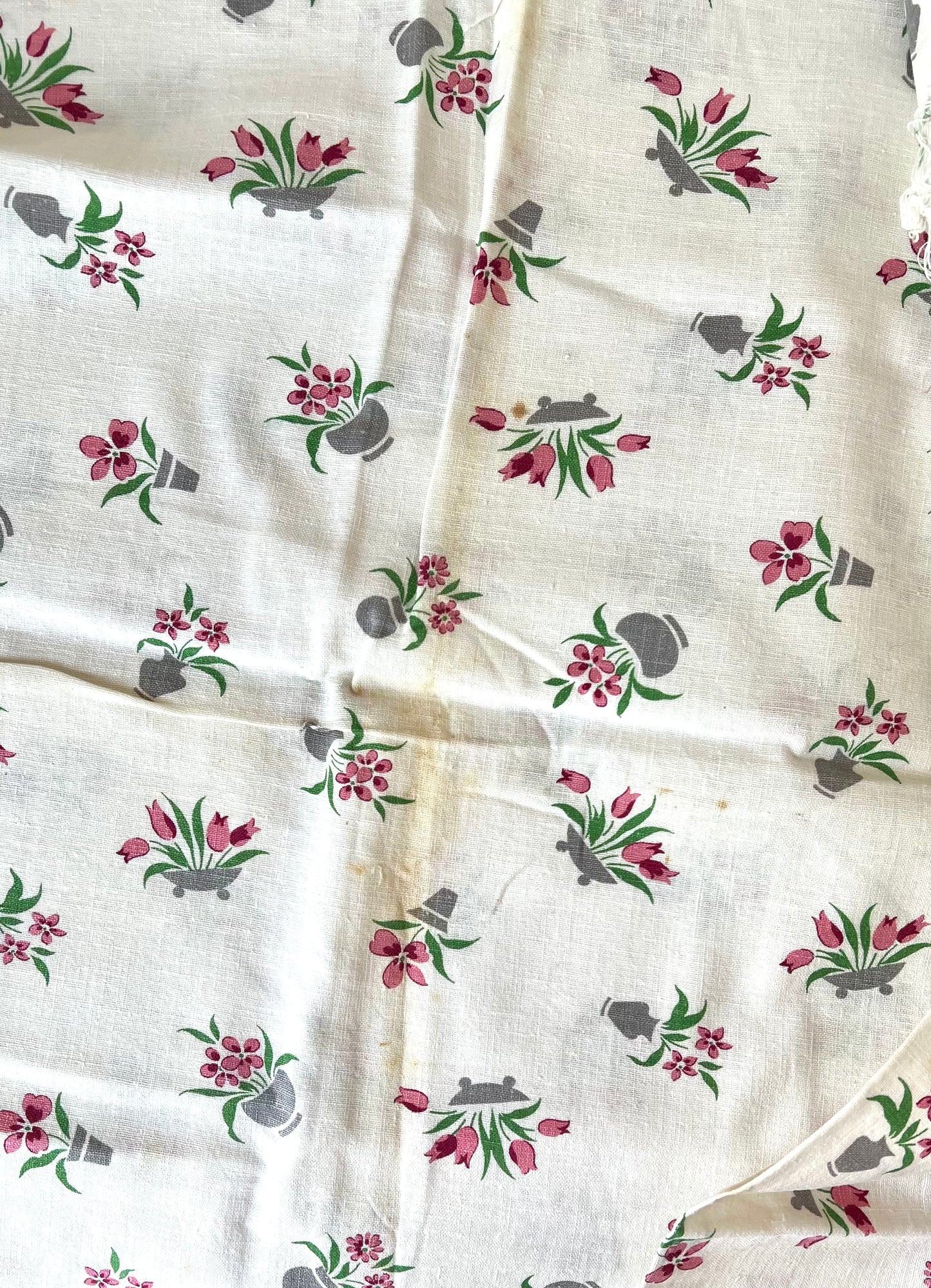 Scattered Vase of Flowers Feedsack Fabric - Vintage