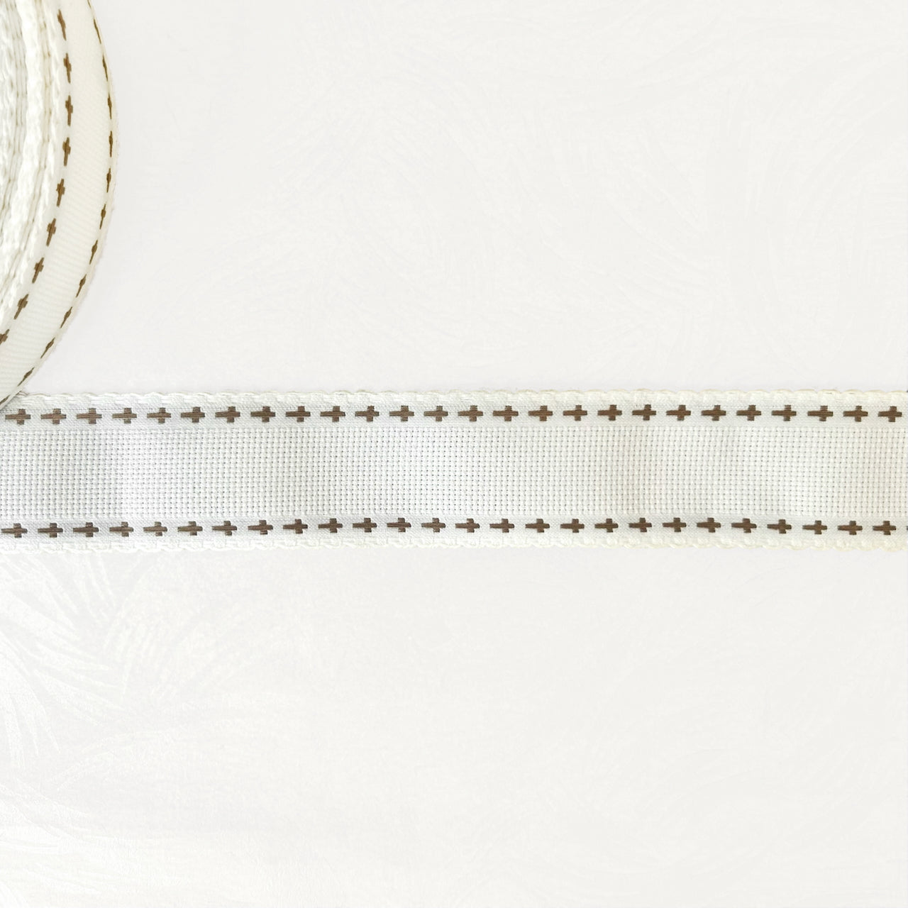 Aida_Cloth_Ribbon_With_Crosses