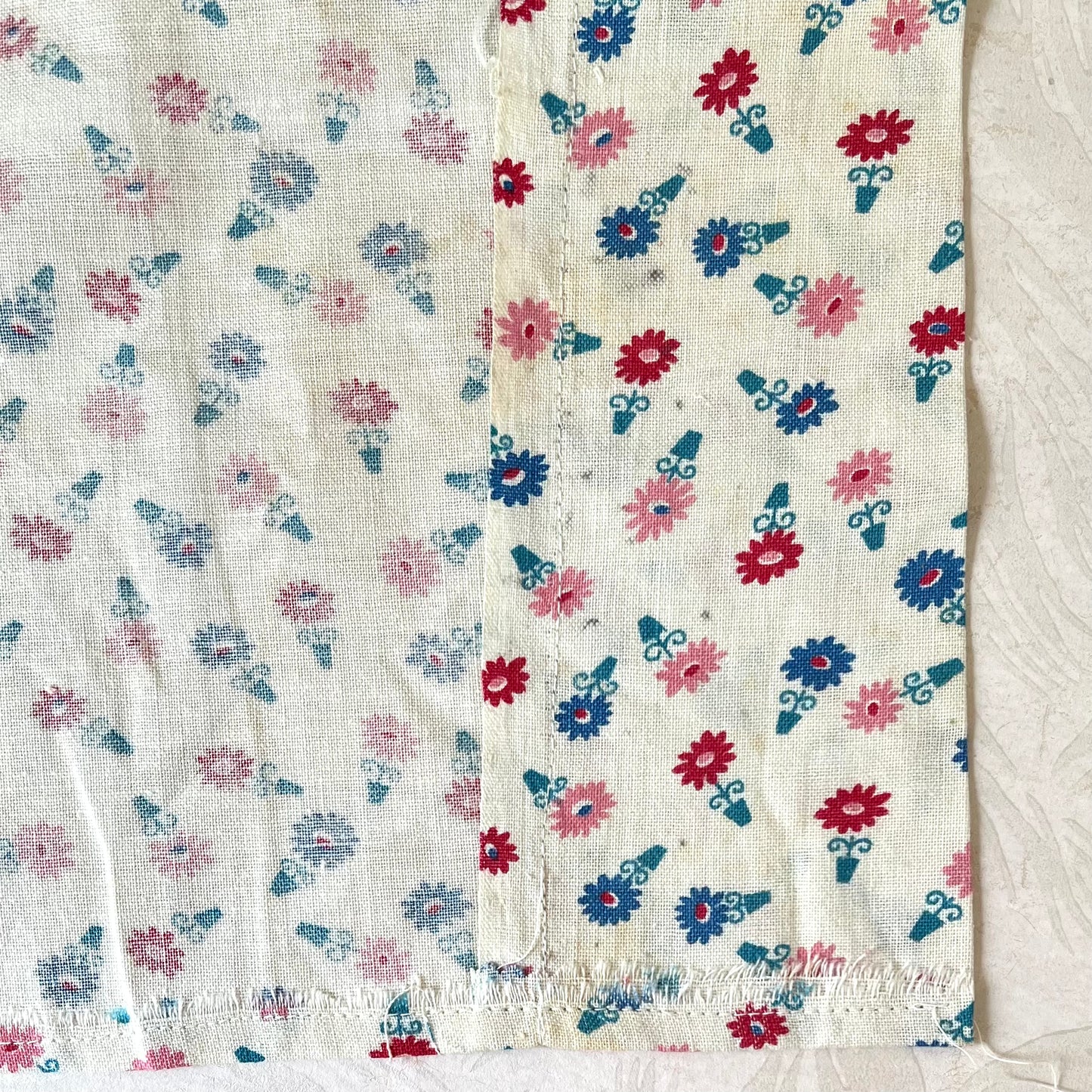 Scattered Flower Pots Feedsack Fabric - Vintage