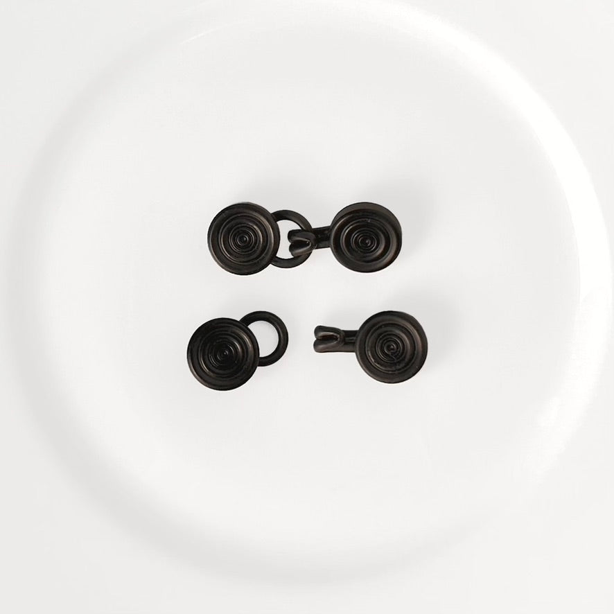 38MM 2 Piece Black Target Hook & Eye Set - Vintage