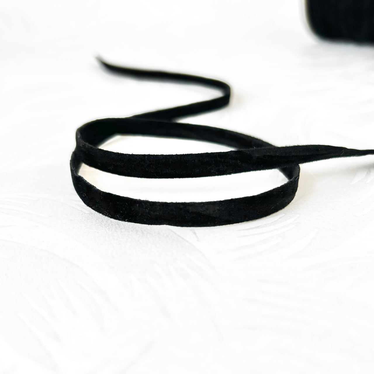 Black_Double_Sided_Velvet_Ribbon