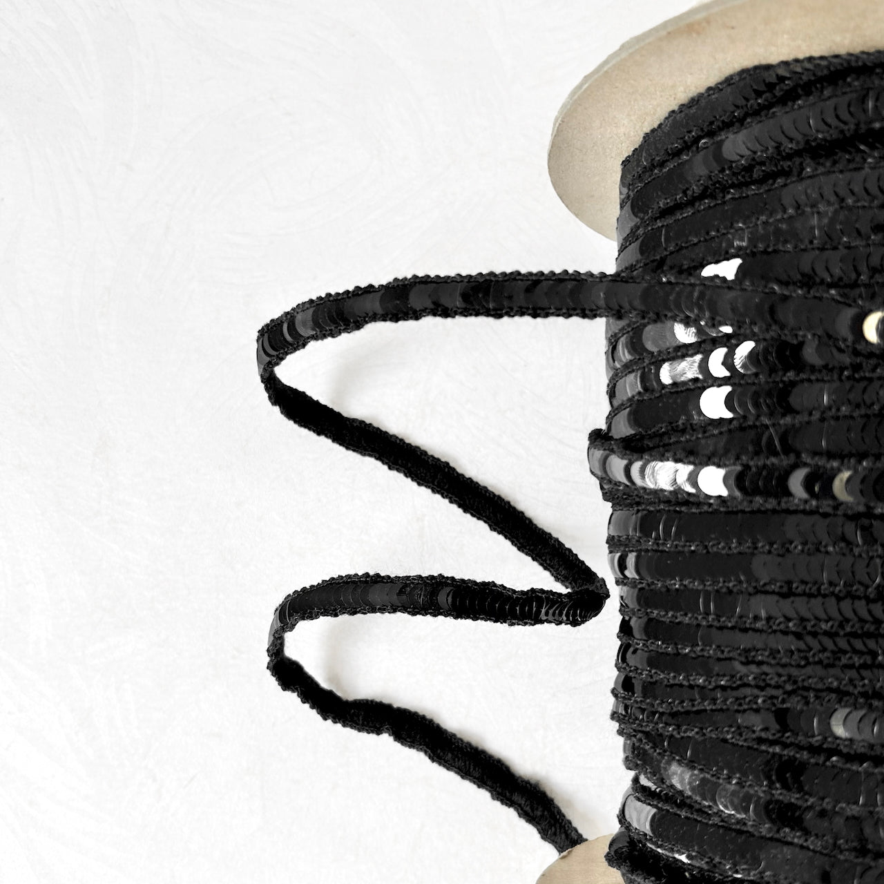 Black_Elastic_Sequin_Trim