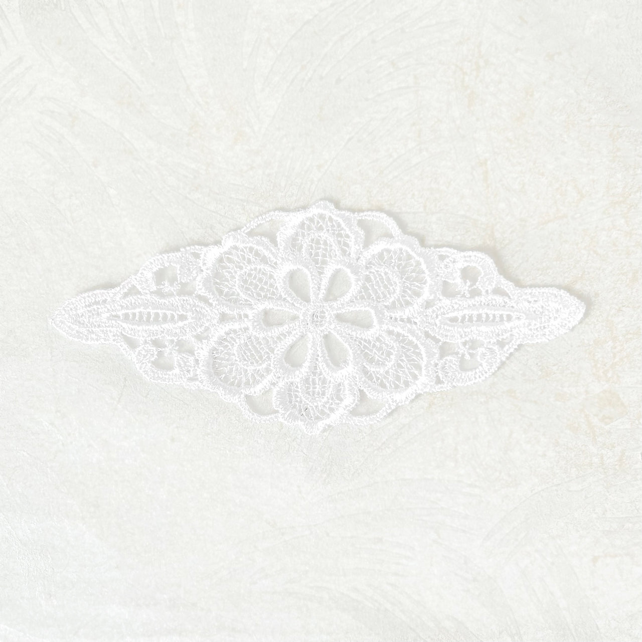 Center_Venice_Lace_Flower_Motif_Applique