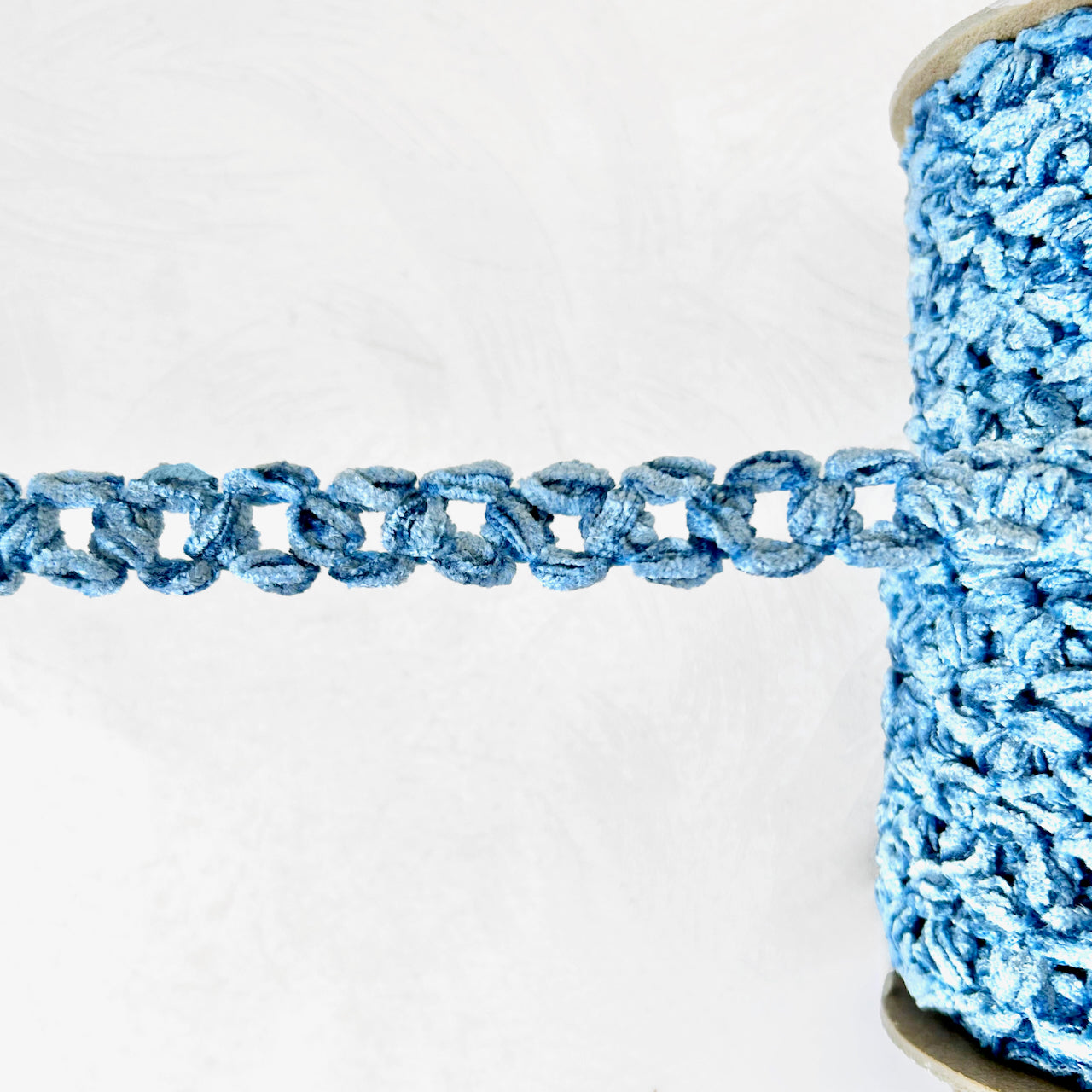 Chenille_Figure_8_Trim