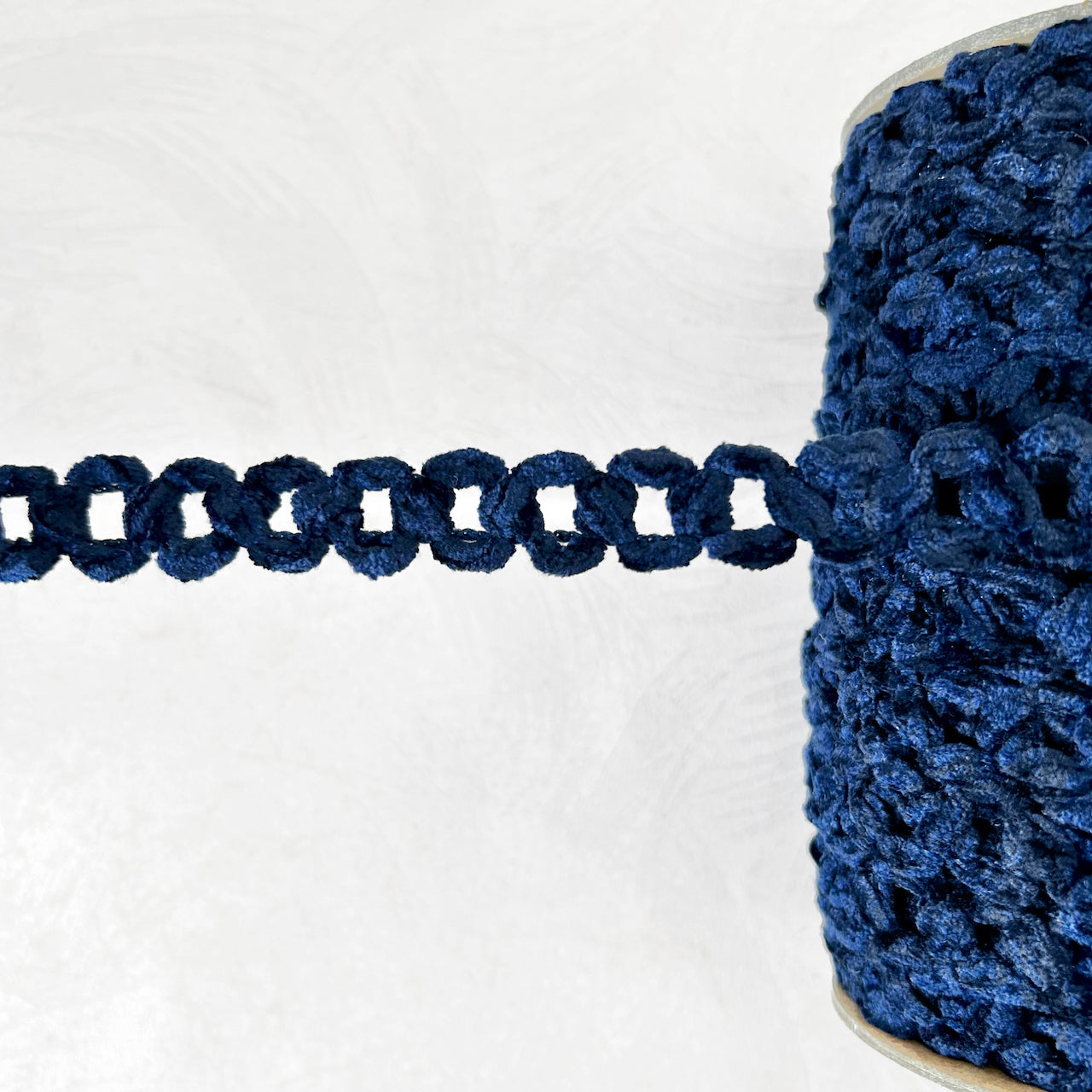 Chenille_Figure_8_Trim