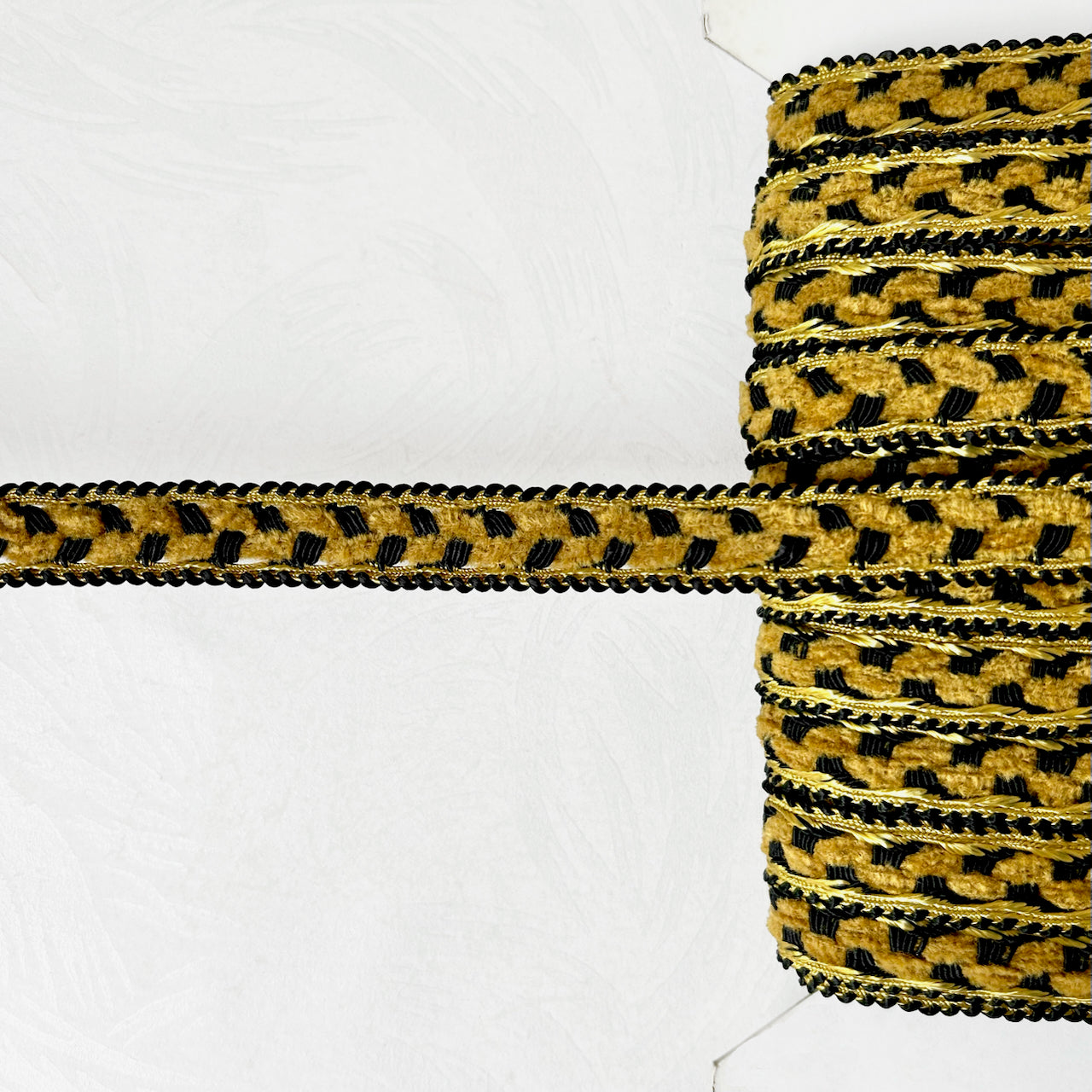 Chenille_Lacing_Edge_Inset_Braid