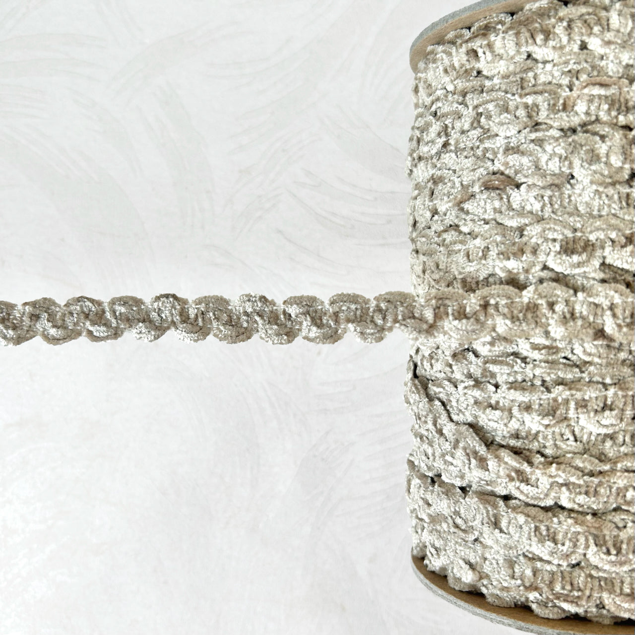Chenille_Scalloped_Loop_Braid