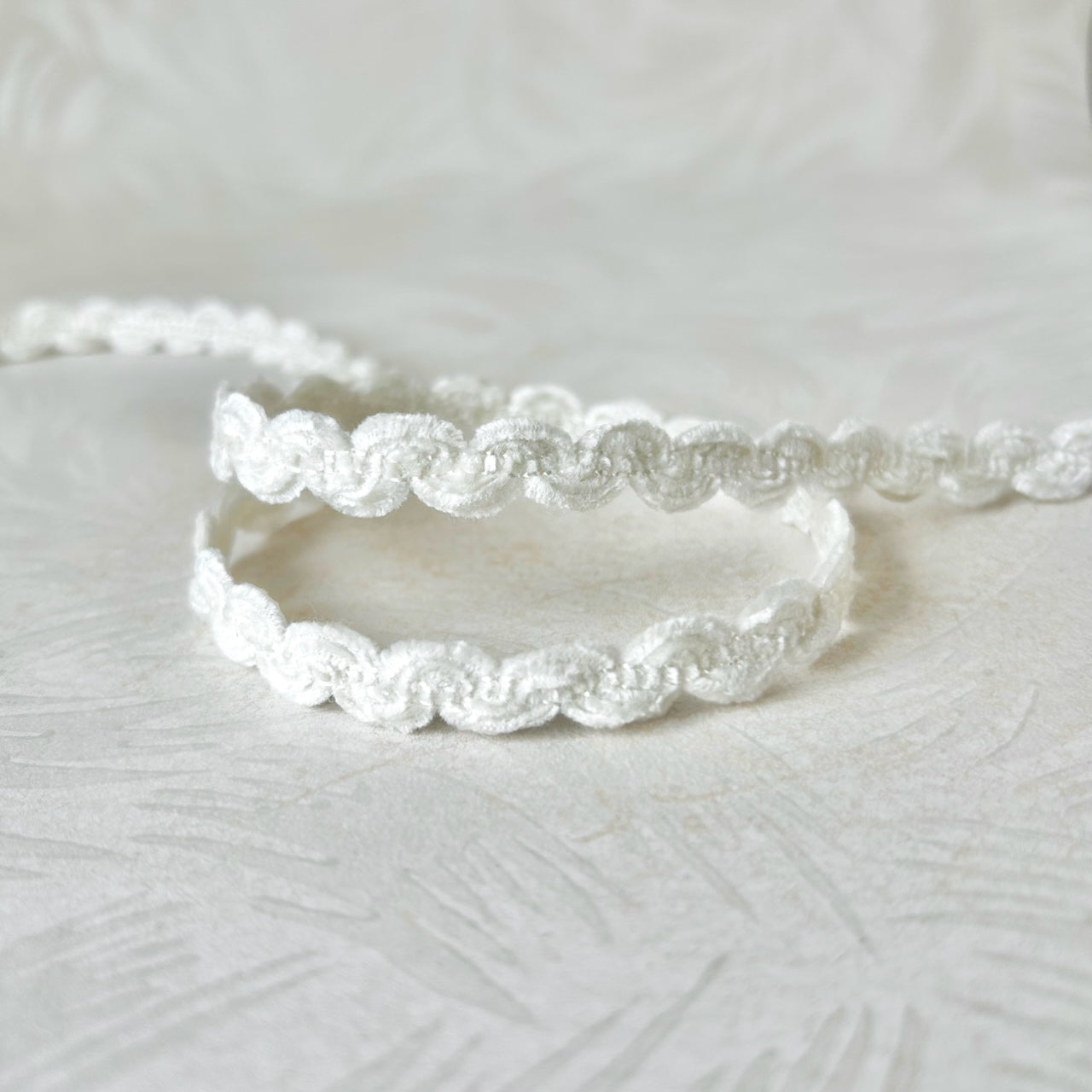 Chenille_Scalloped_Loop_Braid