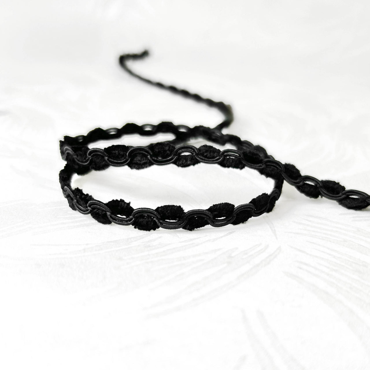 Chenille_Scalloped_Loop_Gimp_Braid