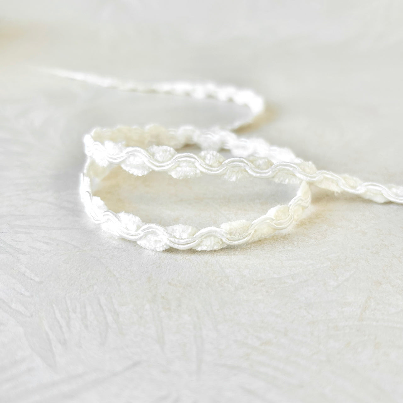 Chenille_Scalloped_Loop_Gimp_Braid