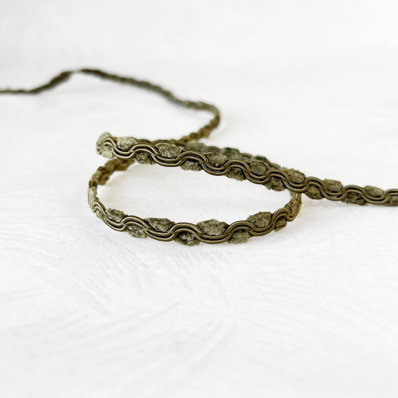 Chenille_Scalloped_Loop_Gimp_Braid