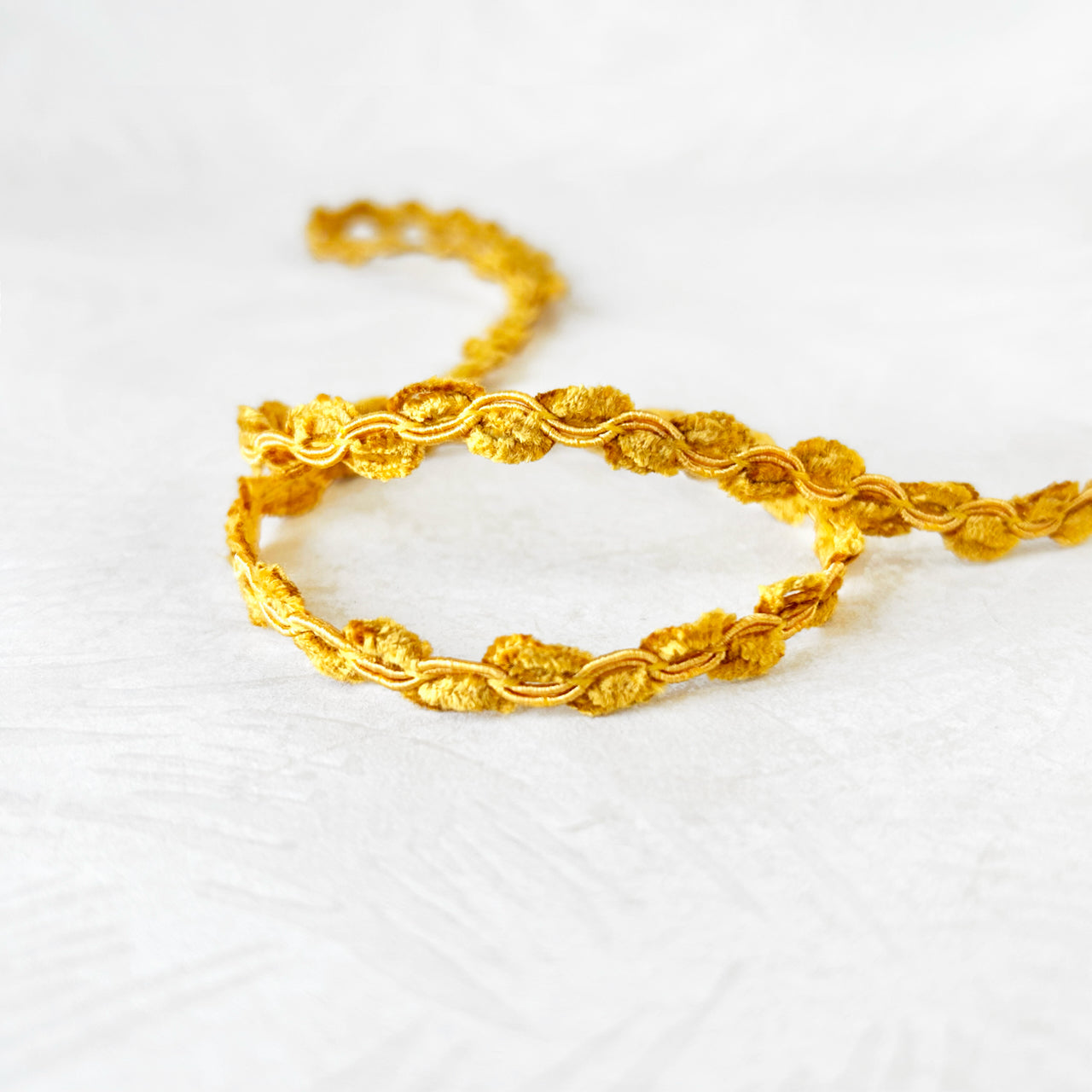 Chenille_Scalloped_Loop_Gimp_Braid