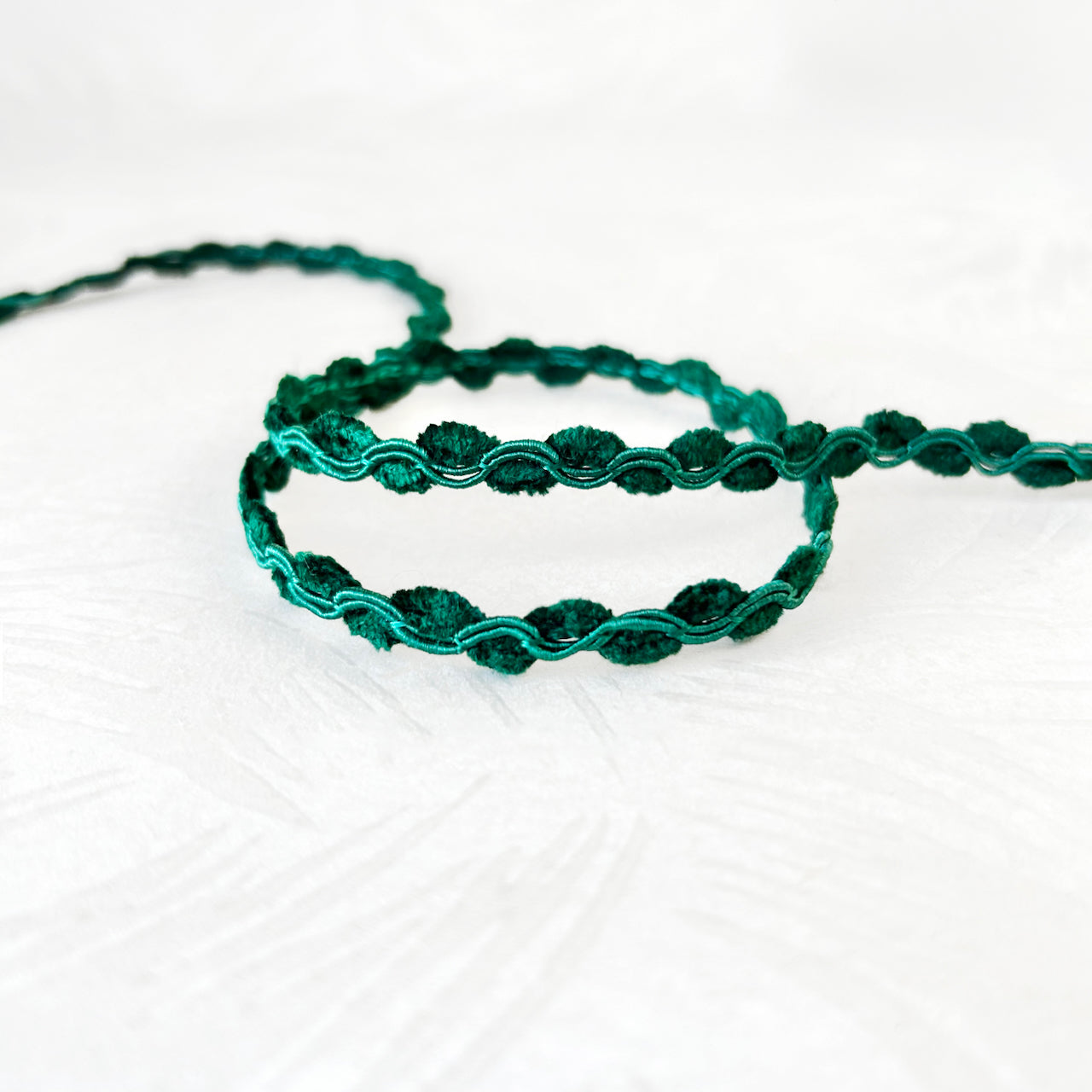 Chenille_Scalloped_Loop_Gimp_Braid