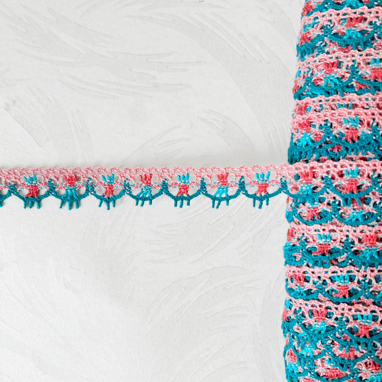 Colorful_Cluny_Lace