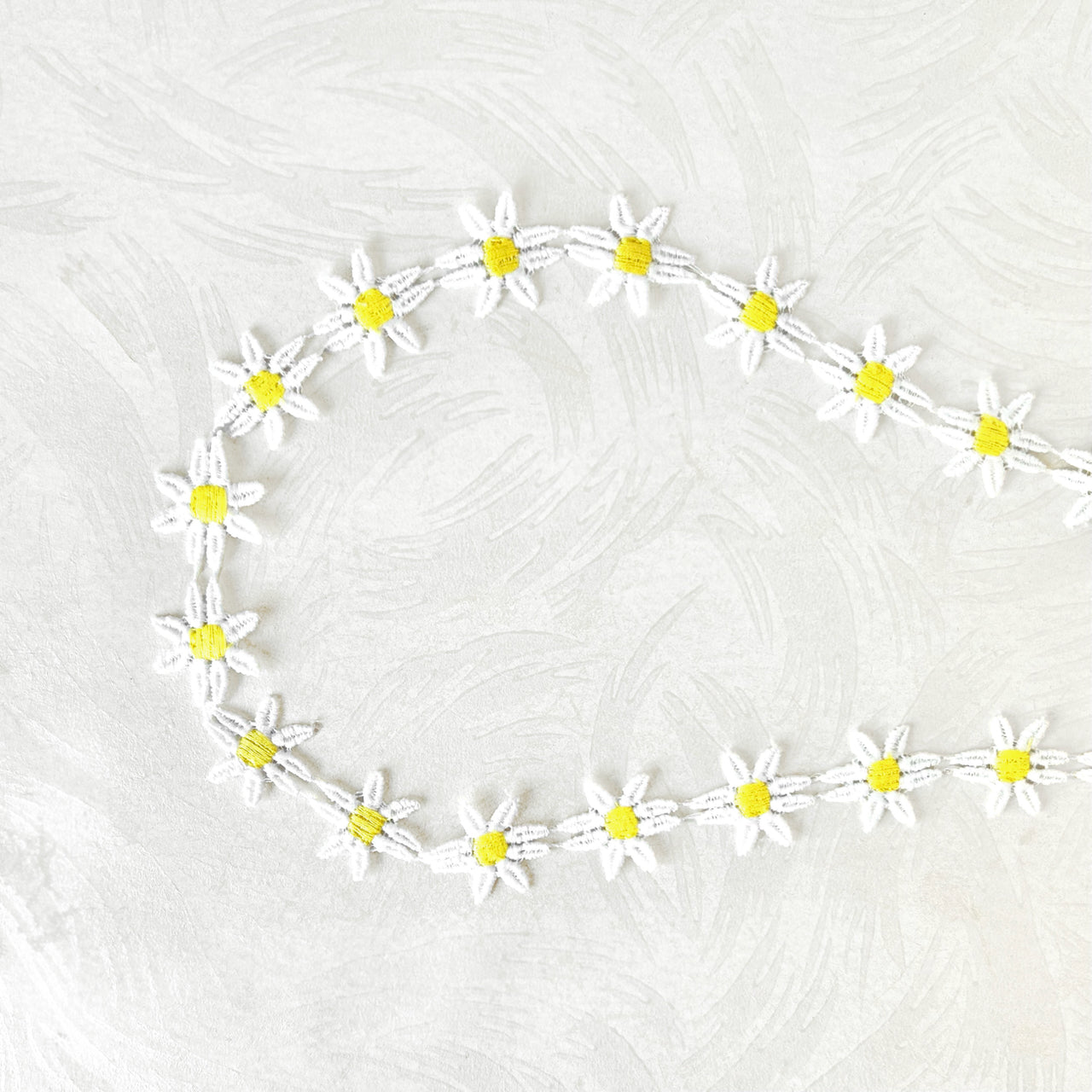 Daisy_Chain_Venice_Lace