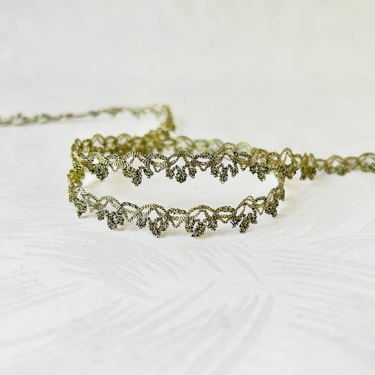 Delicate_Metallic_Loop_Braid