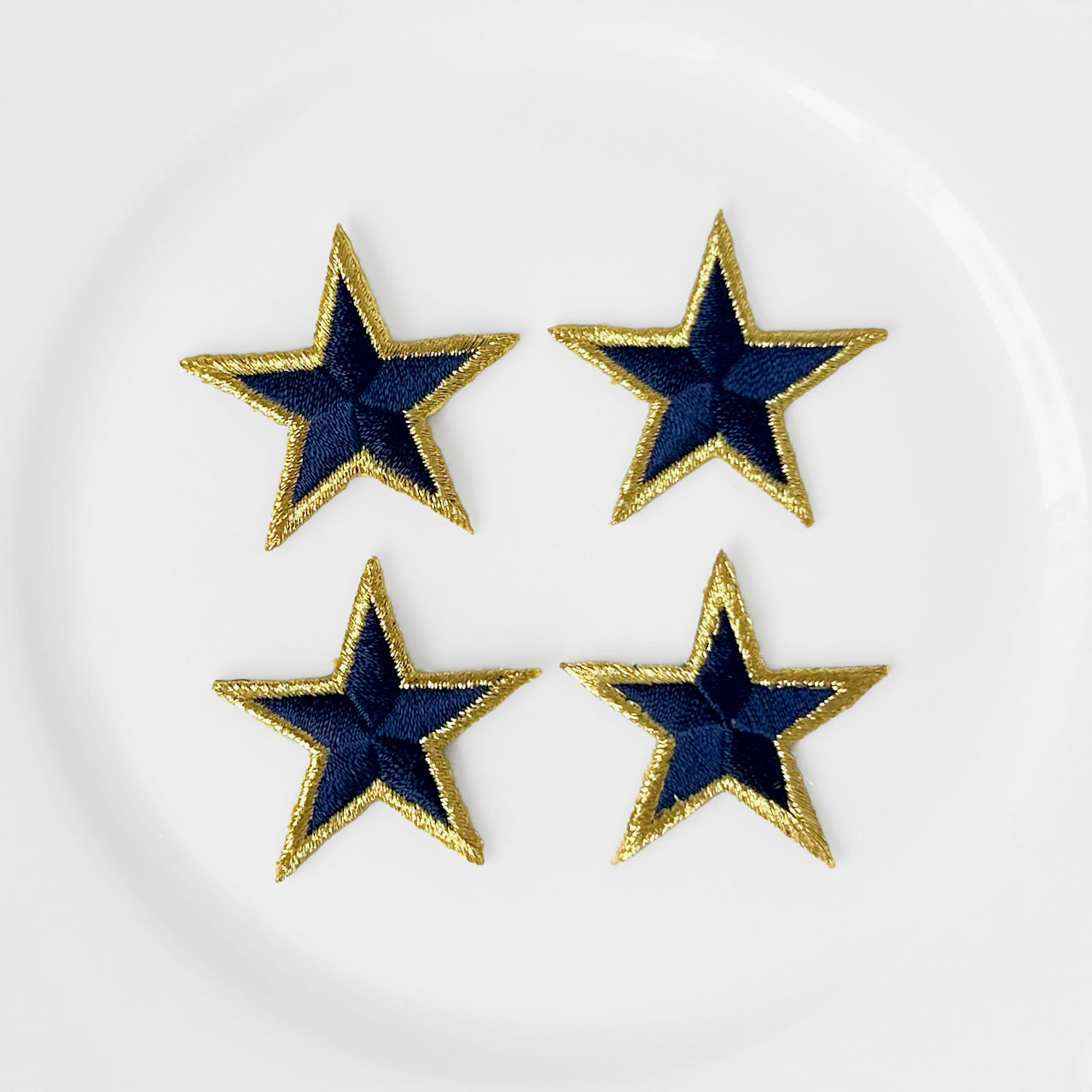 Embroidered_Metallic_Border_Star_Applique