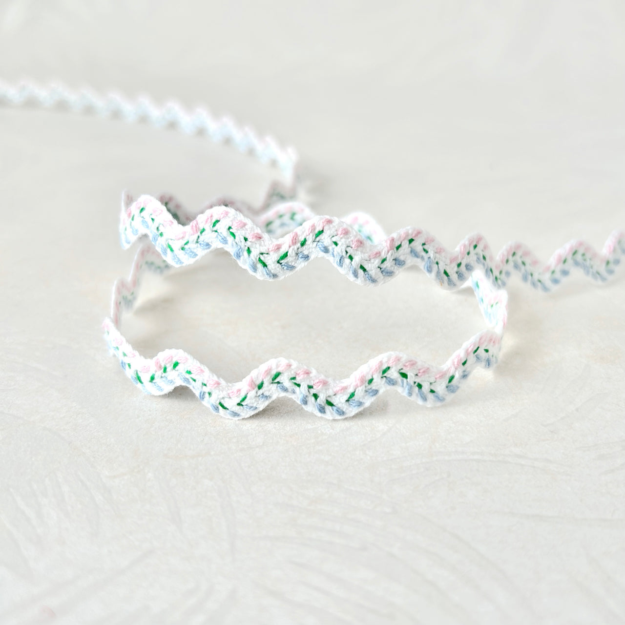 Feather_Stitch_Rick_Rack