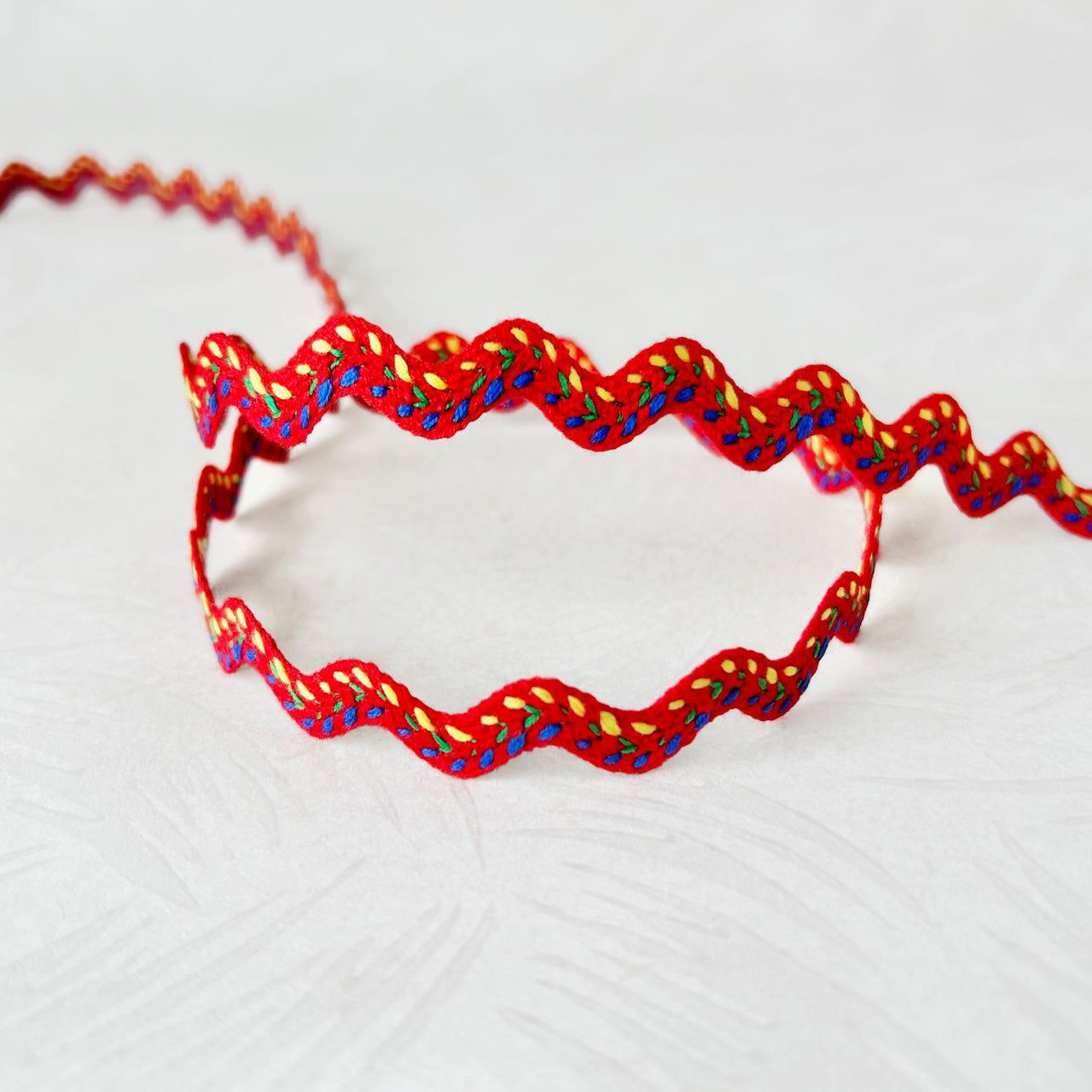 Feather_Stitch_Rick_Rack