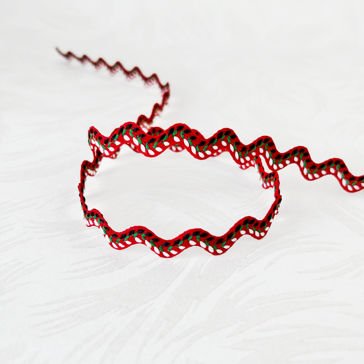 Feather_Stitch_Rick_Rack