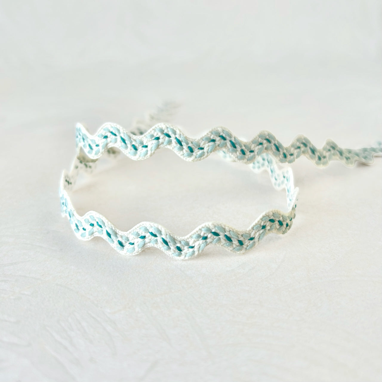 Feather_Stitch_Rick_Rack