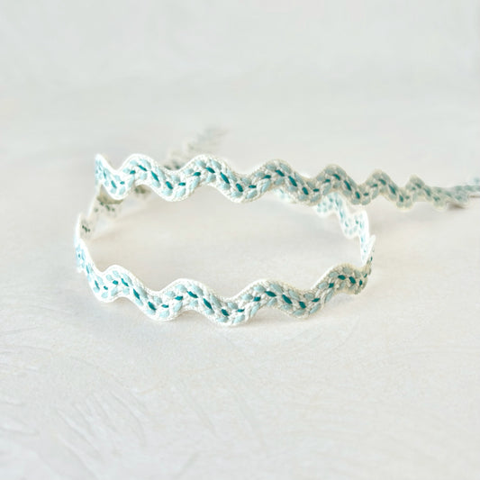 Feather_Stitch_Rick_Rack