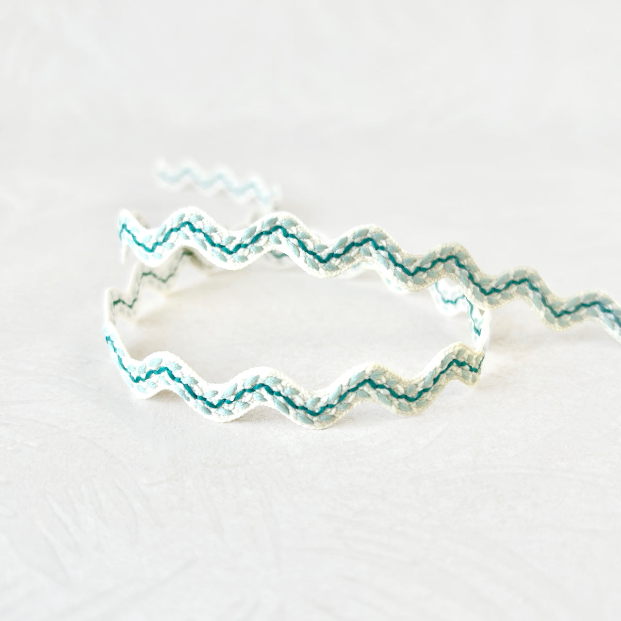 Feather_Stitch_Rick_Rack