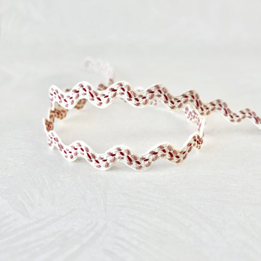 Feather_Stitch_Rick_Rack