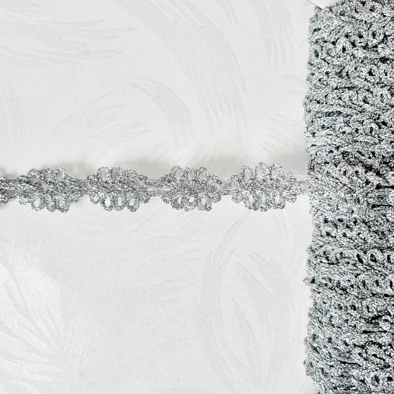 Fluffy_Metallic_Braid