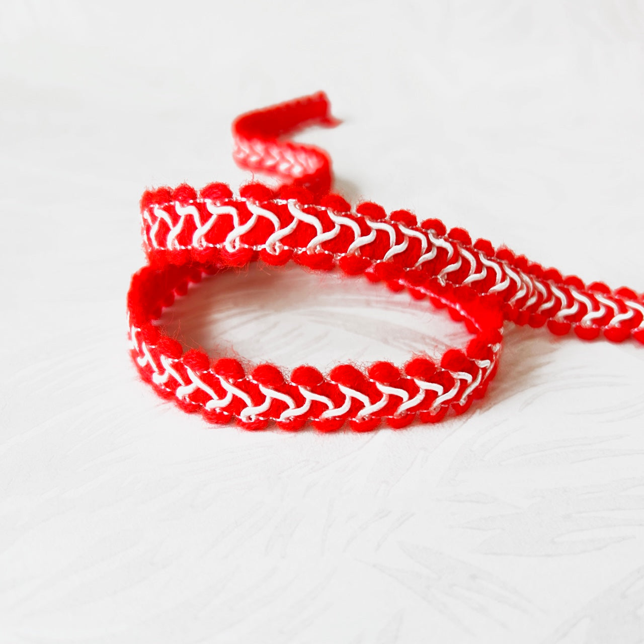 Fuzzy_Bright_Red_Gimp_Braid