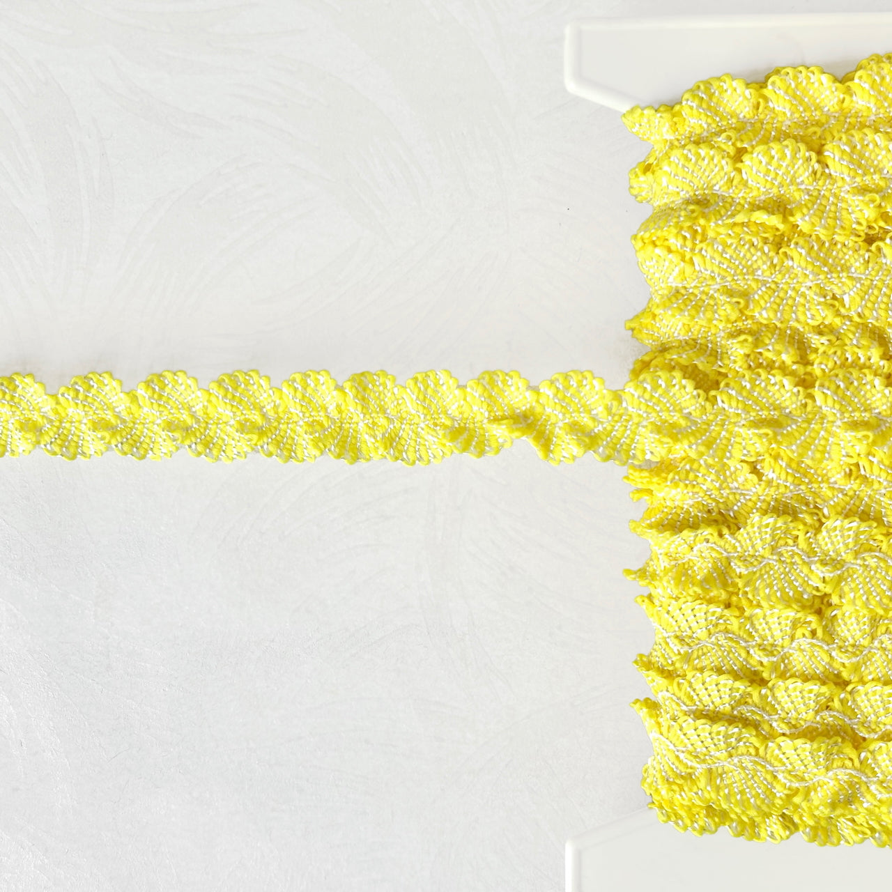 Gathered_Center_Elastic_Braid