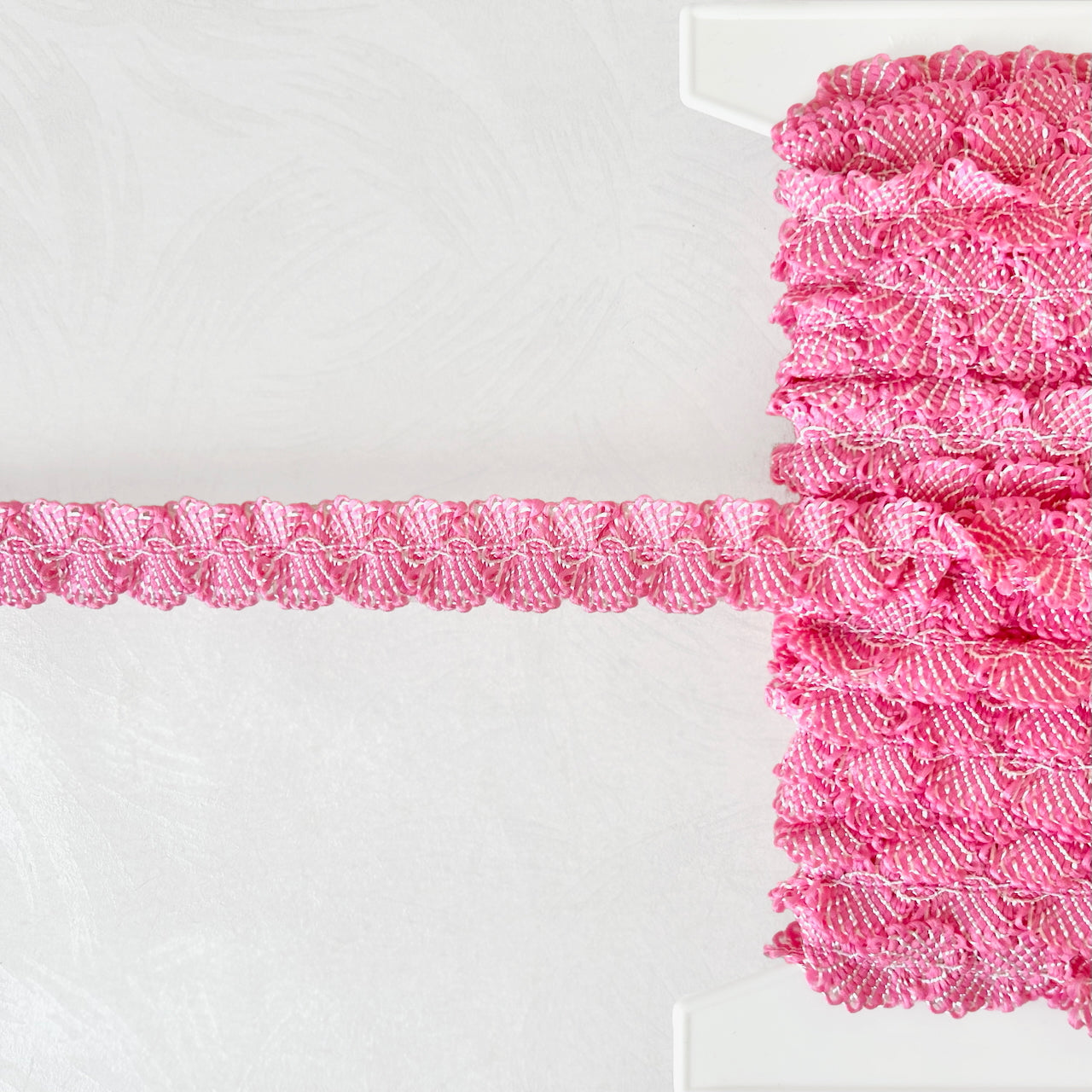 Gathered_Center_Elastic_Braid