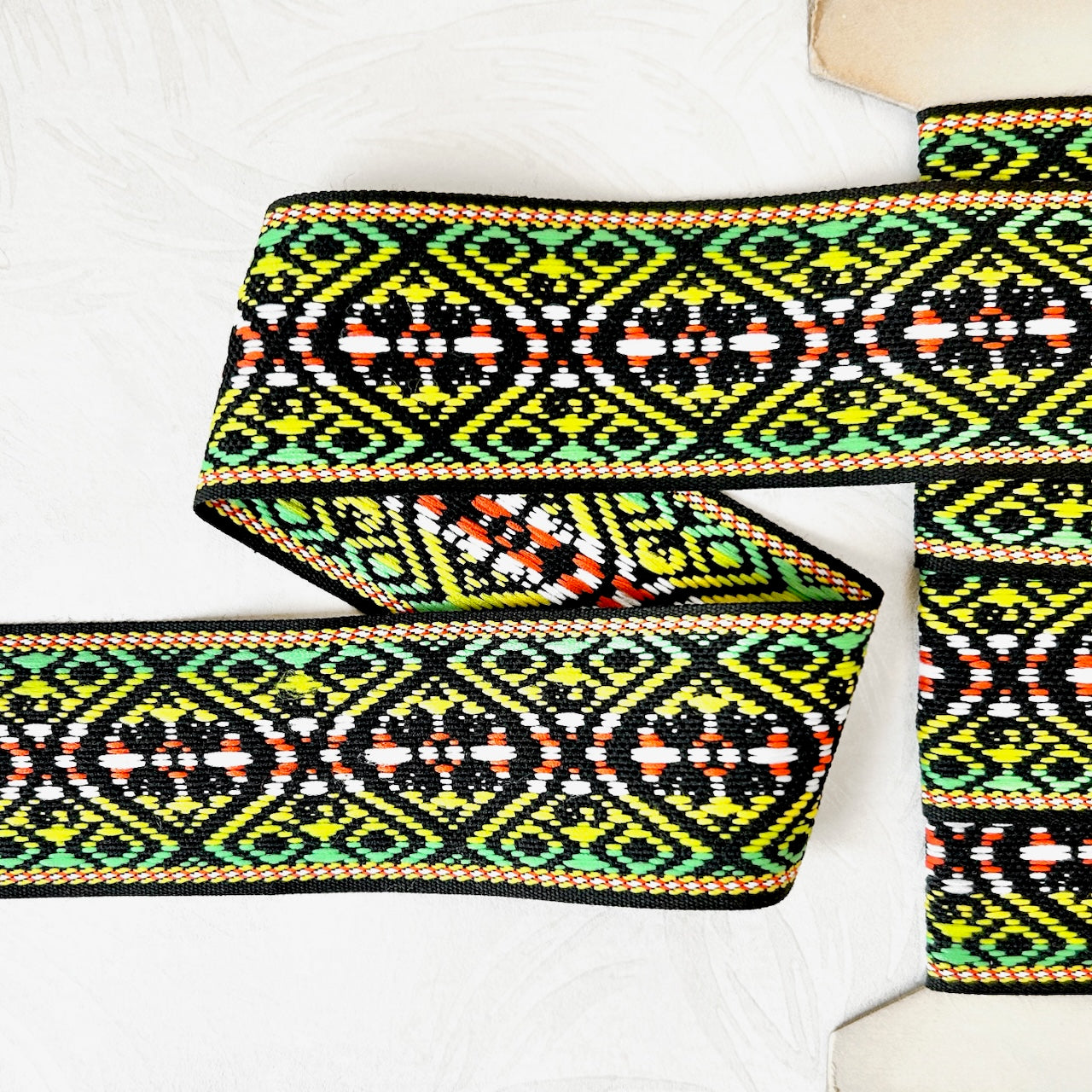 Geometric_Jacquard_Ribbon