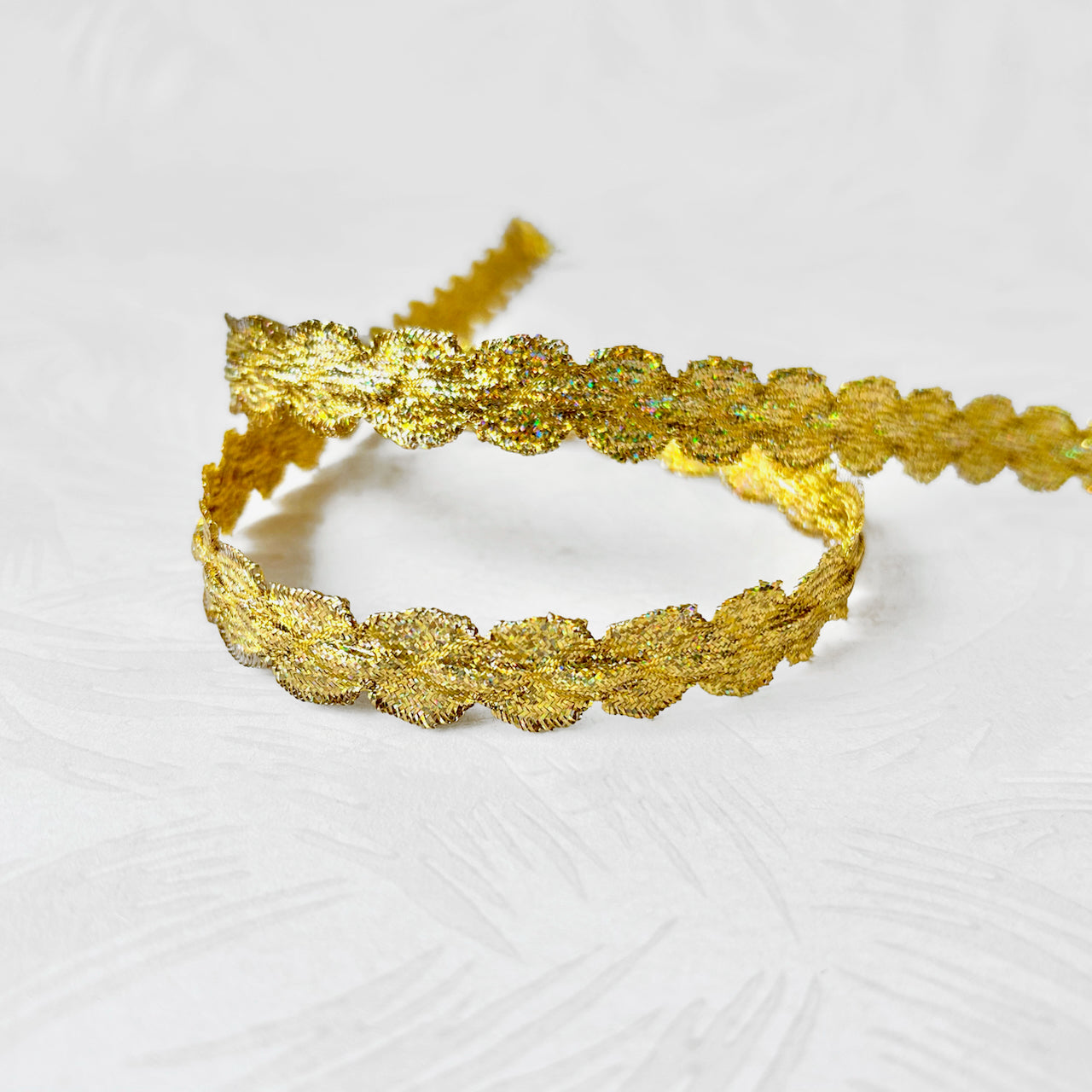 Holographic_Double_Scalloped_Edge_Braid