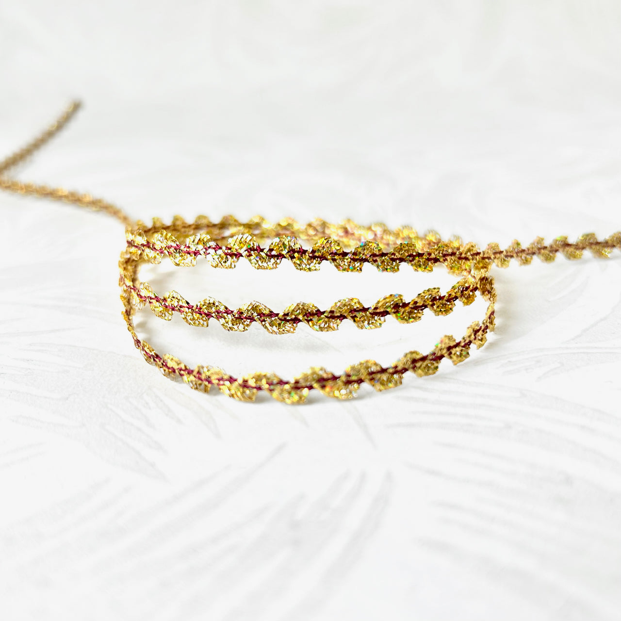 Holographic_Ric_Rac_Trim