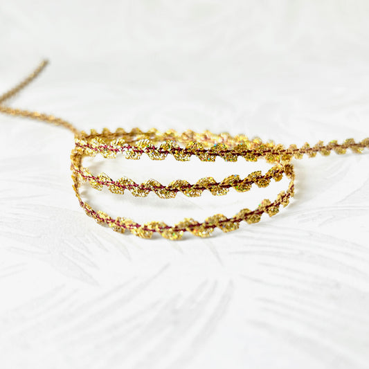 Holographic_Ric_Rac_Trim