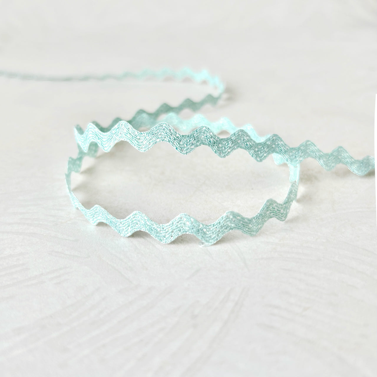 Iridescent_Rick_Rack