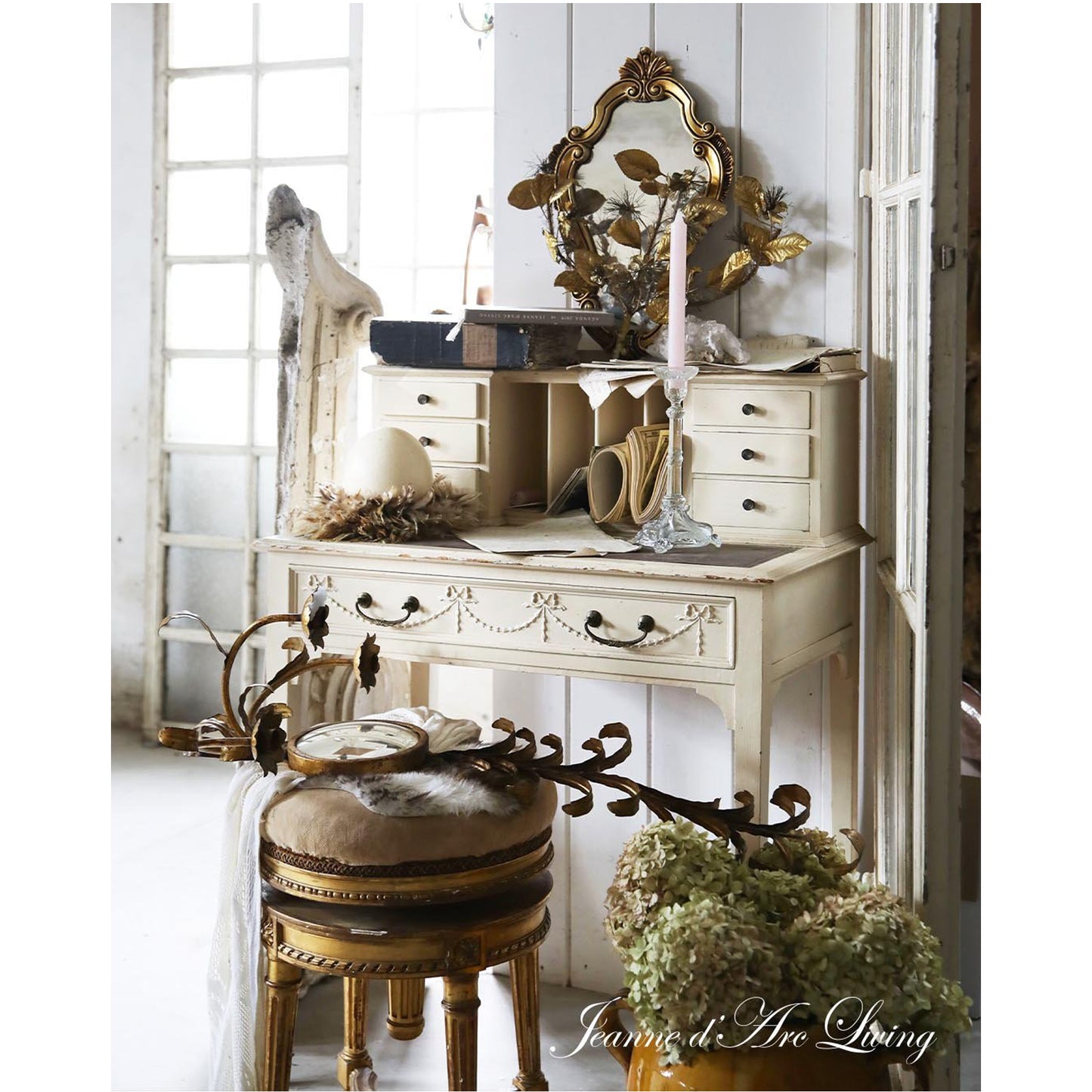 Jeanne d'Arc Living - Issue #1, 2025