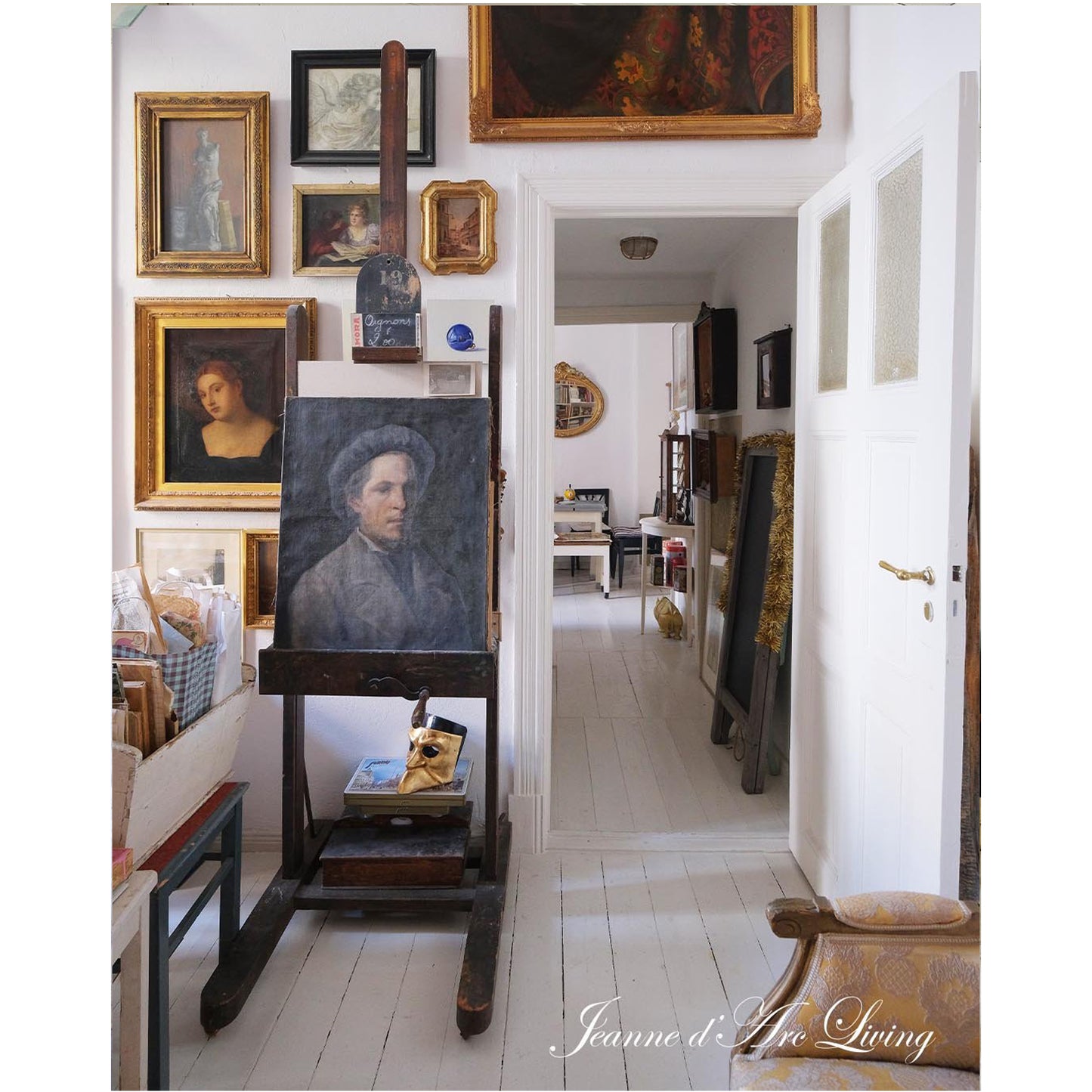 Jeanne d'Arc Living - Issue #1, 2025