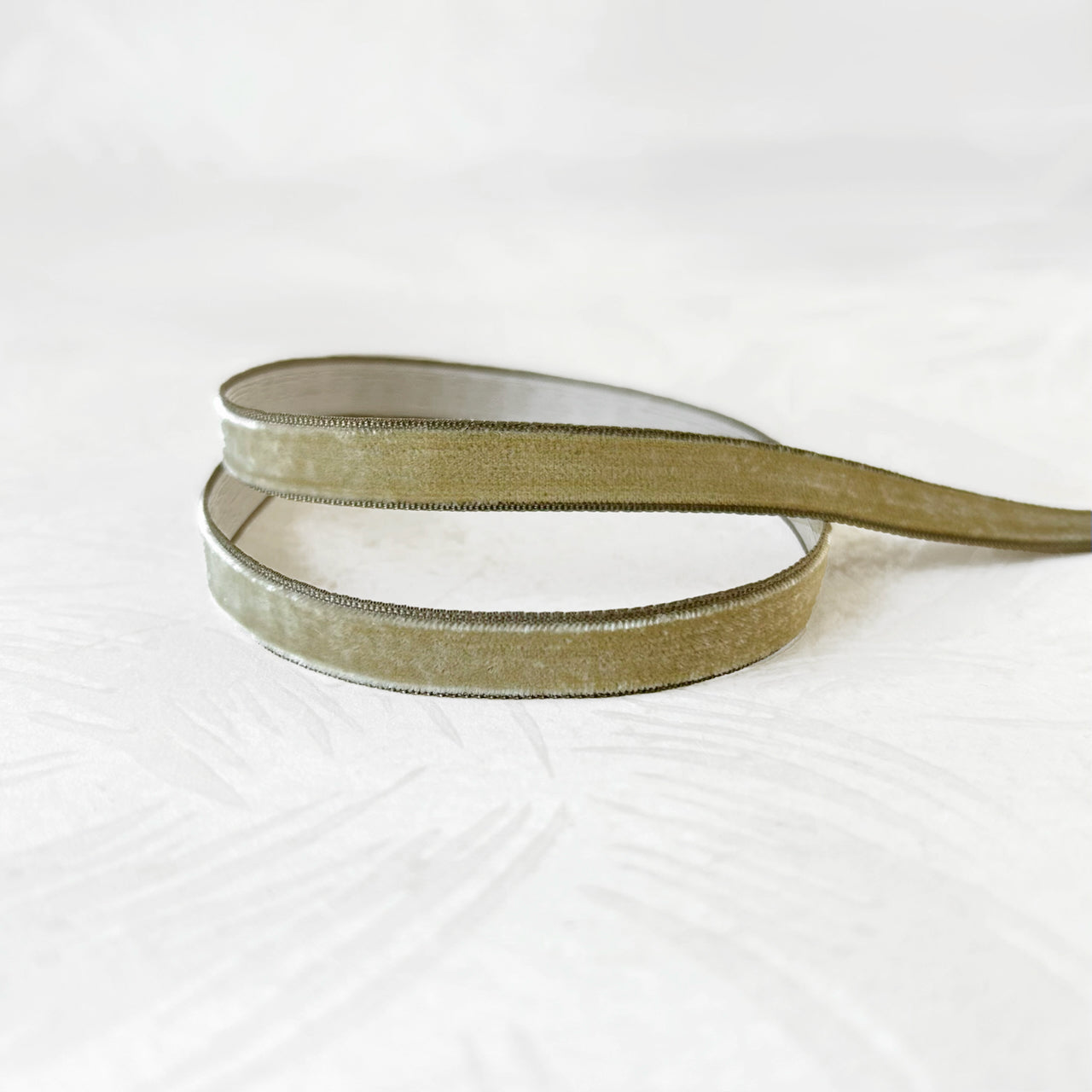 Lux_Vintage_Velvet_Ribbon