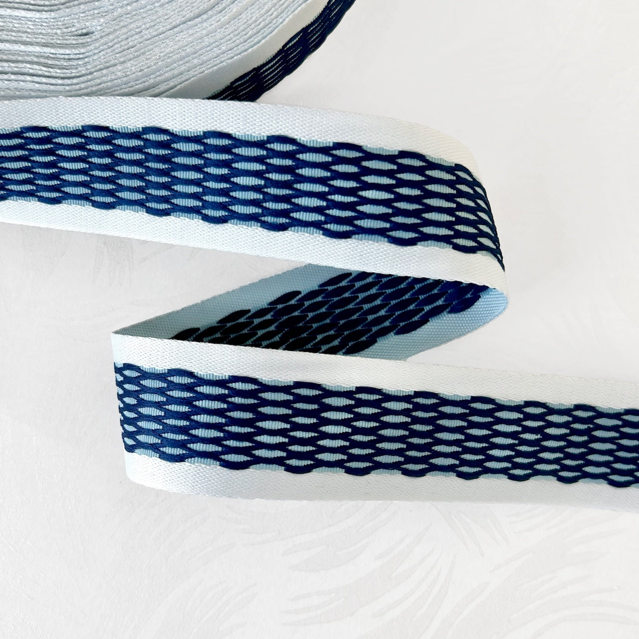 Mesh_Design_Satin_Weave_Edge_Jacquard_Ribbon