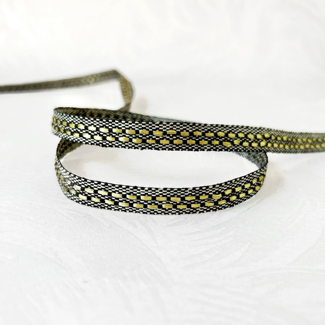 Metallic_Gold_Checkered_Braid