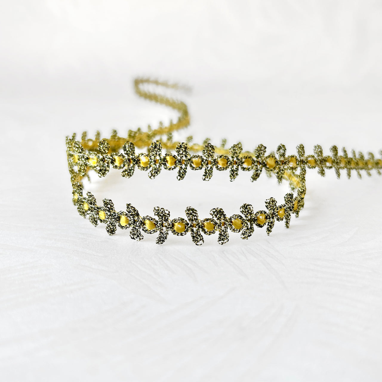 Metallic_Inset_Loop_Braid