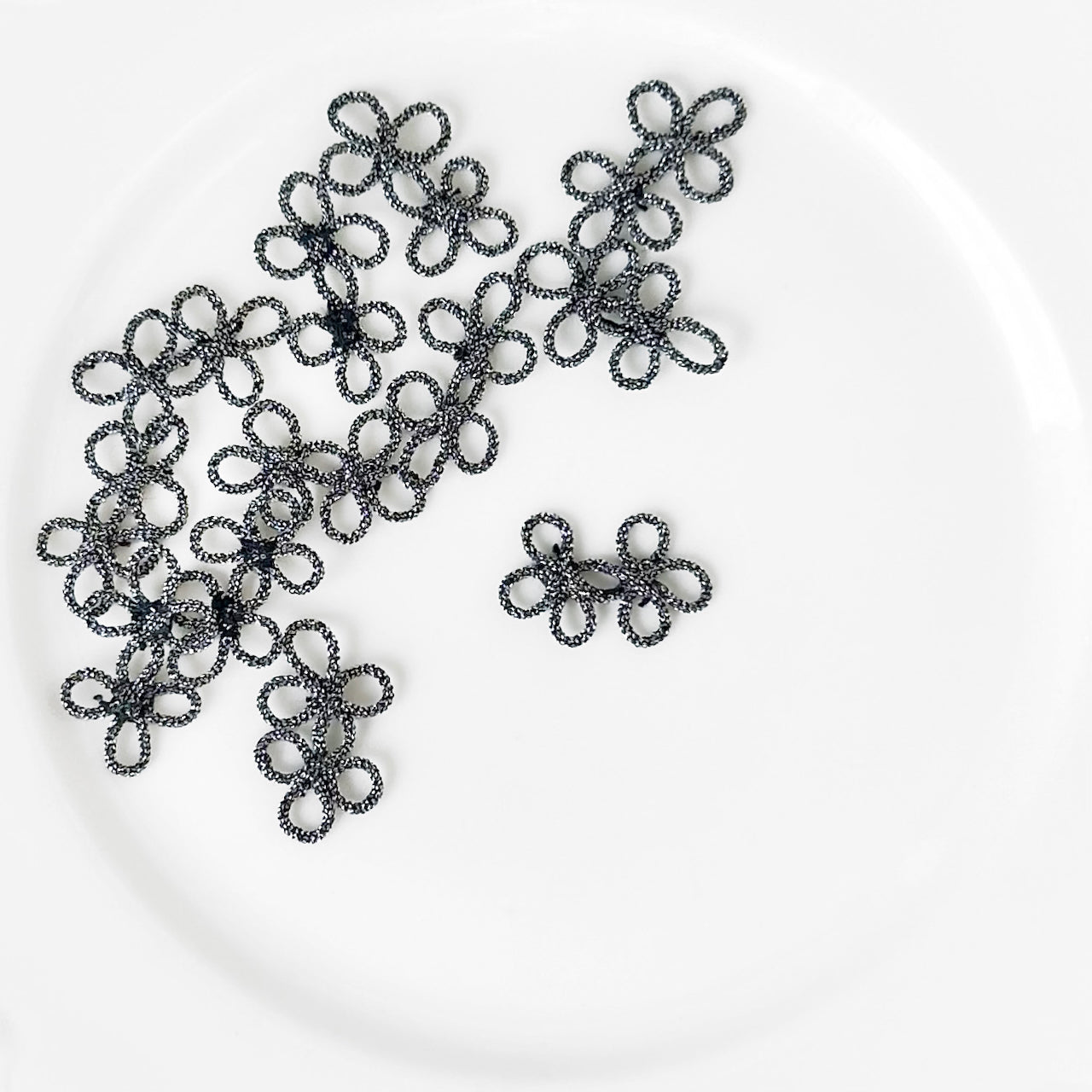 Metallic_Mini_Figure_8_Loops