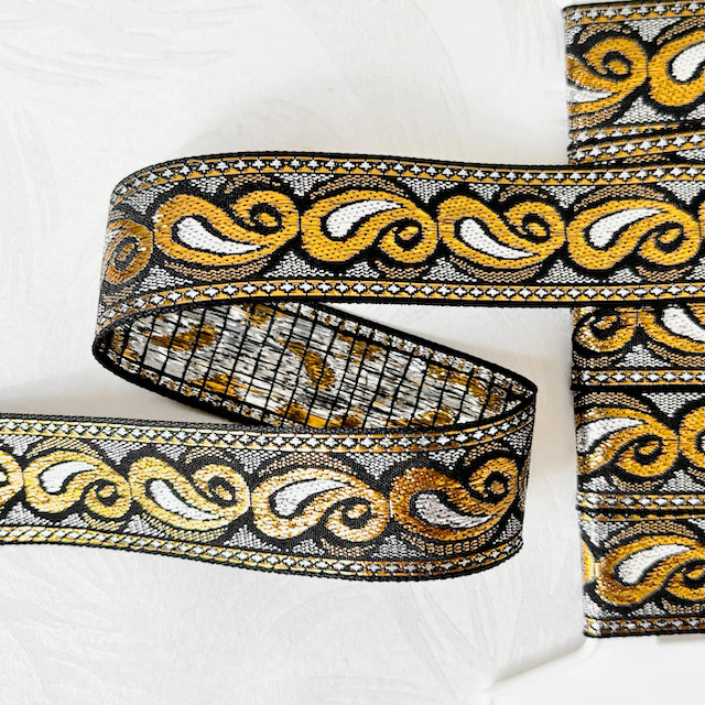 Metallic Paisley Jacquard