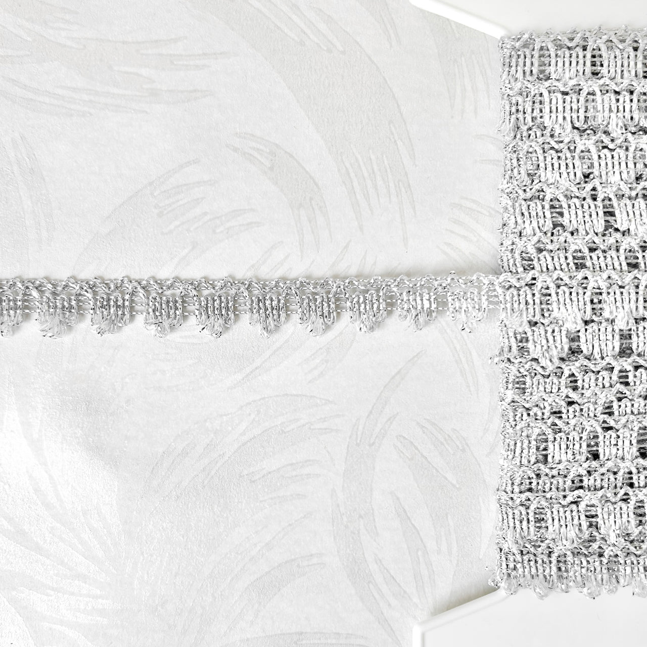 Metallic_Scaalloped_Loop_Braid